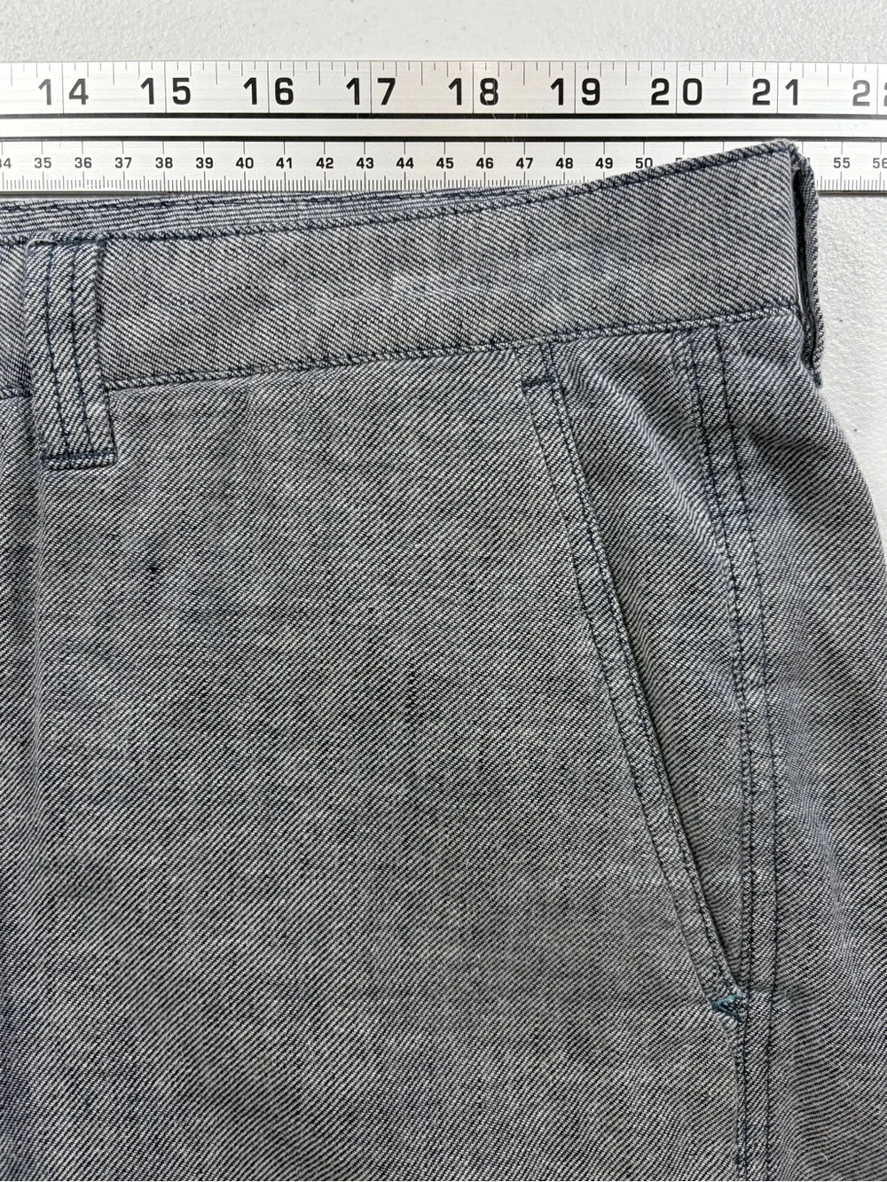 Tommy Bahama Bluish Gray Flat-Front Linen-Blend Shorts (40)
